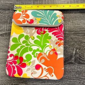 Thirty-one tablet tote/pocket